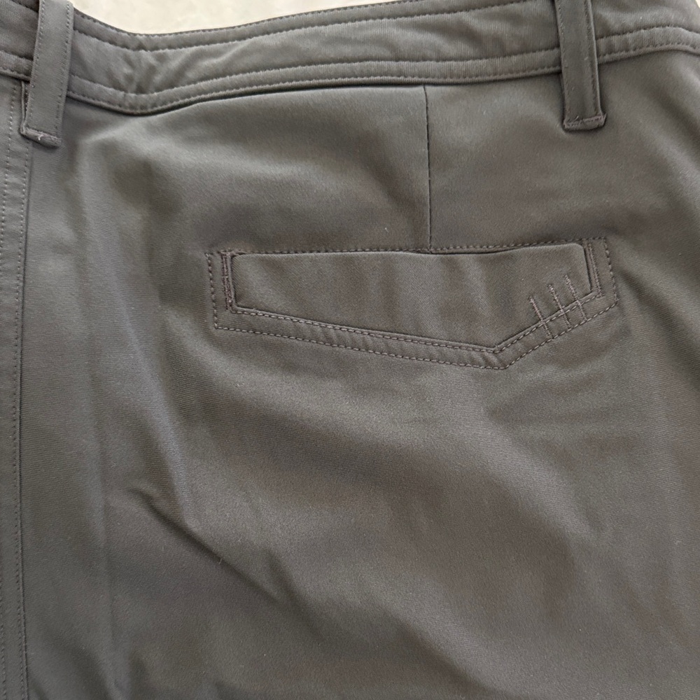 lululemon athletica Men's Black Performance Shorts - Picture 4 of 5